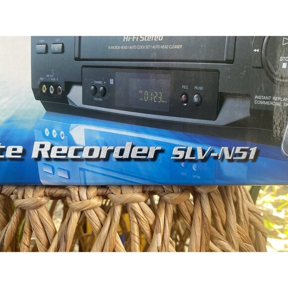 Vintage SONY VCR SLV-N51 - New In Sealed Box - Hi-Fi Stereo Sound - Picture 4 of 9